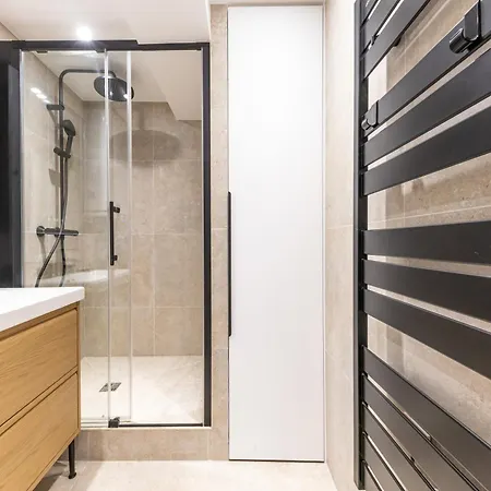 Luxury Newly Renovated 4 Stars Prestige , Panthéon Area, Appartamento Parigi
